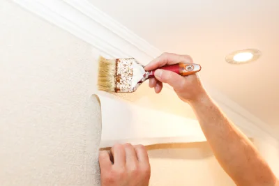 Pose de papier peint à Charlas — revêtements muraux et toiles de verre